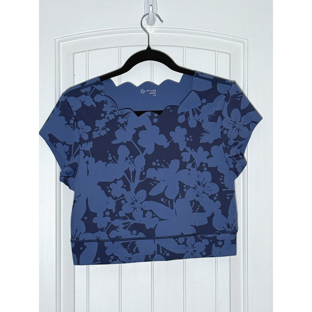 Aeire Offline Women's Large Floral Scalloped Cropped Activewear Top